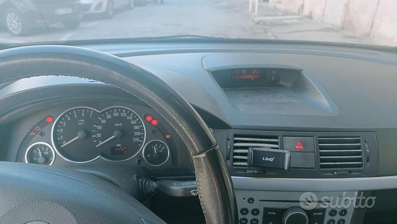 Usata Opel Meriva 90 CV (66 kW) 2005 Grigio Monovolume
