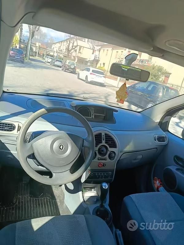 Usata Renault Modus 75 CV (55 kW) 2007 Nero Monovolume