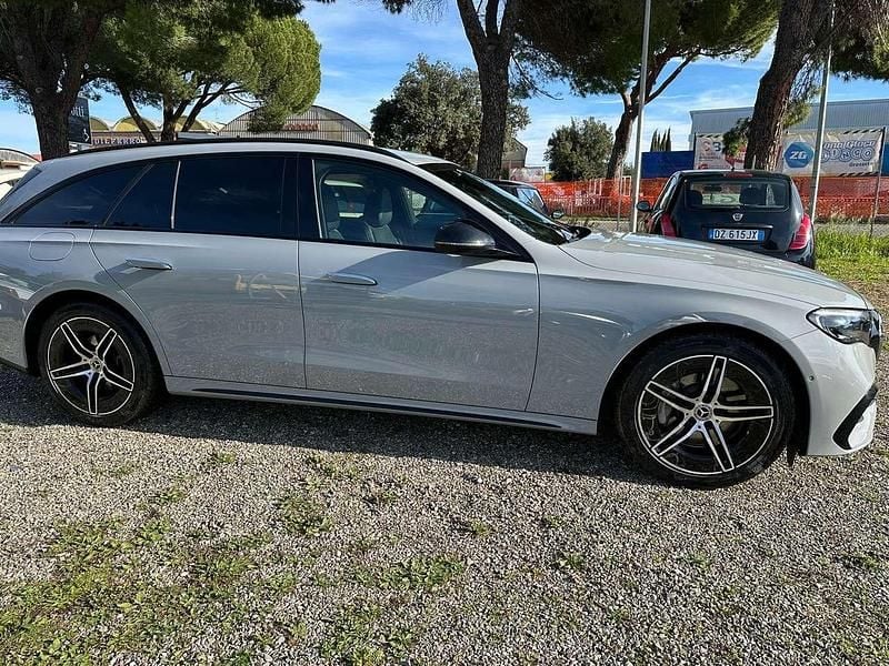 Usata Mercedes E220 Premium 197 CV (144 kW) 2024 Grigio Station wagon