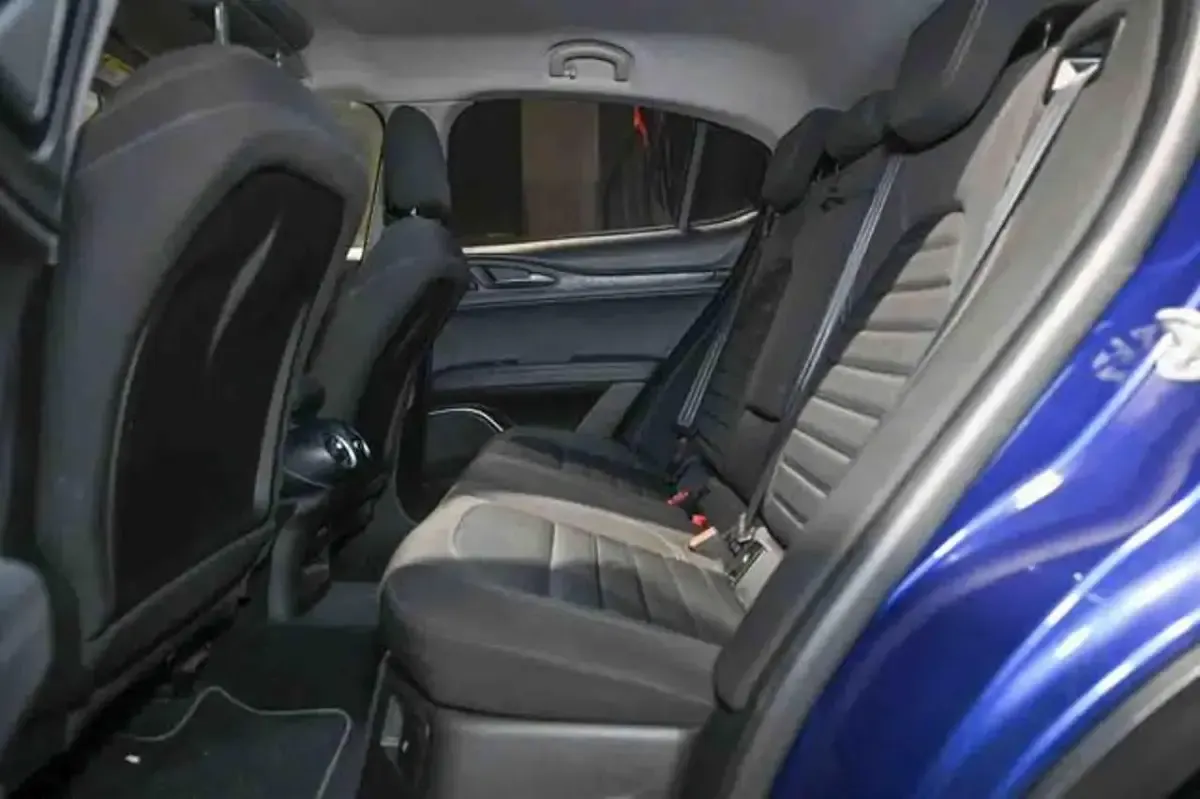 Usata Alfa Romeo Stelvio Business 190 CV (139 kW) 2021 Blu SUV