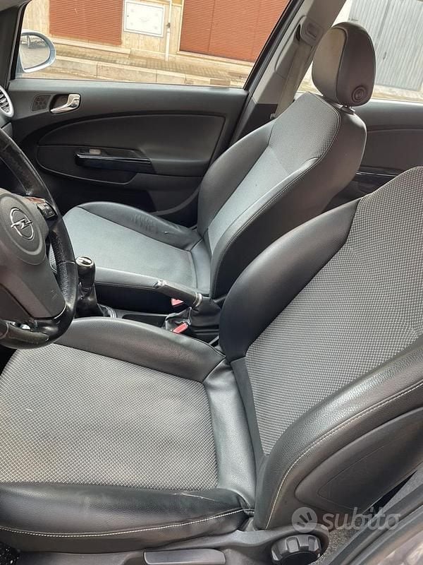 Usata Opel Corsa 90 CV (66 kW) 2008 Grigio Utilitaria