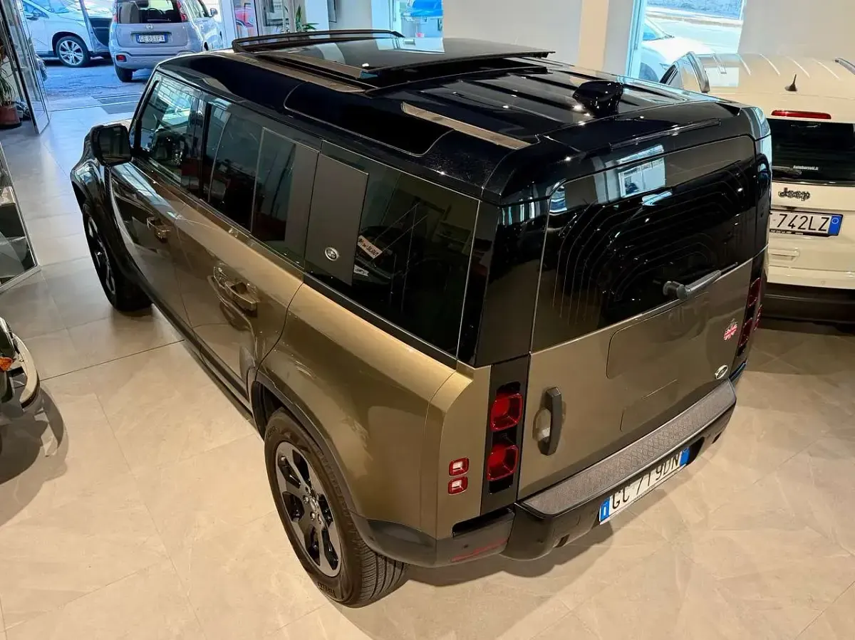 Usata Land Rover Defender SE 241 CV (177 kW) 2020 Bronzo SUV