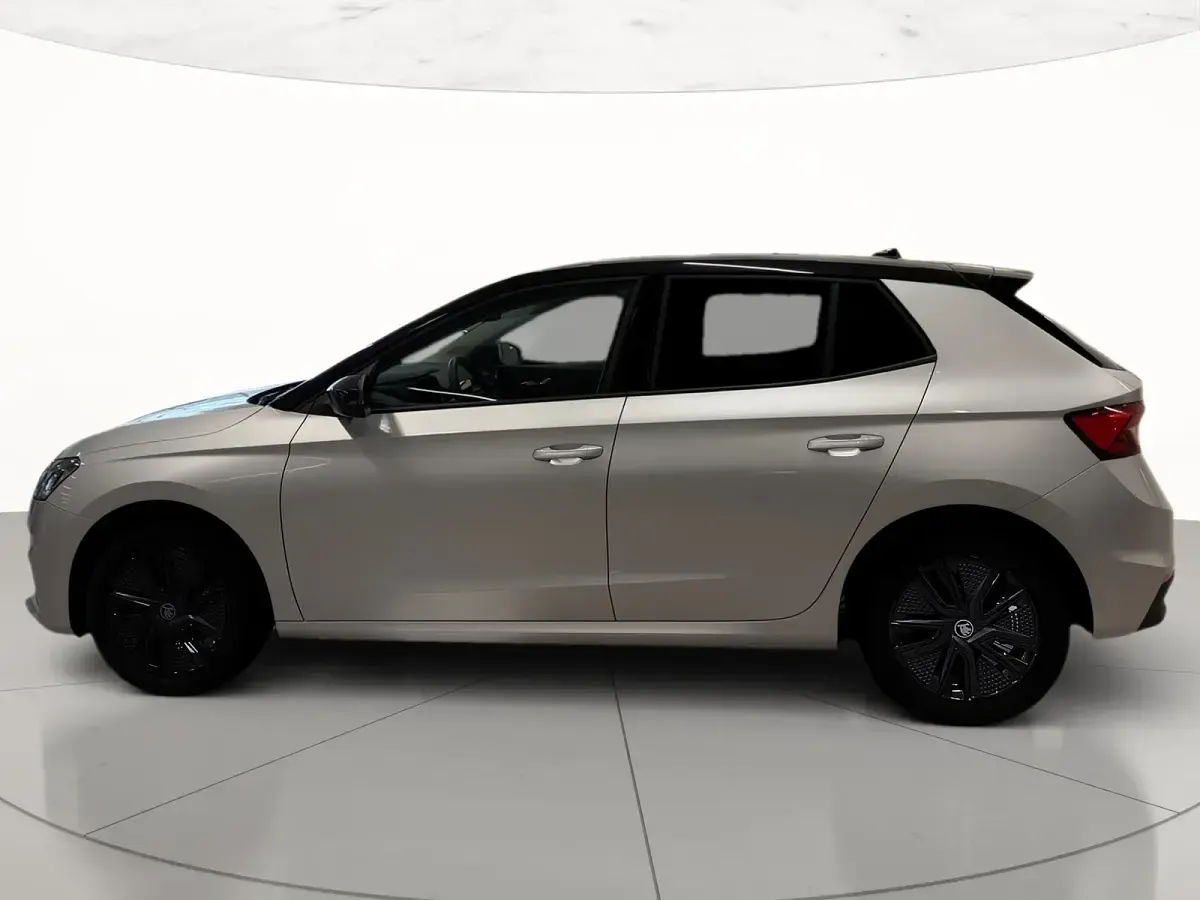 Usata Skoda Fabia Selection 80 CV (58 kW) 2025 Argento brillante metallizzato nero tulipano perlato Utilitaria