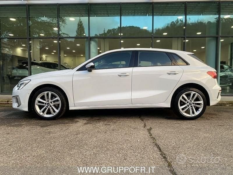 Begagnad Audi A3 Advanced 116 HK (85 kW) 2021 Vit Sedan