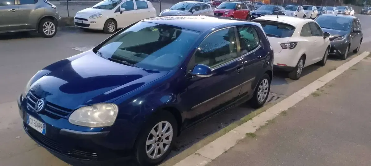 Usata VW Golf IV Trendline 105 CV (77 kW) 2005 Blu/azzurro Berlina