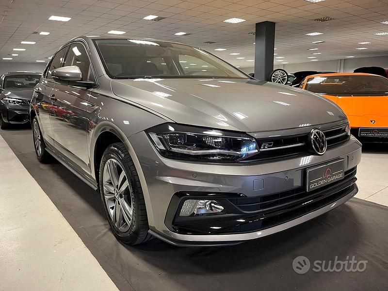 Usata VW Polo R-line 95 CV (69 kW) 2021 Gray Utilitaria