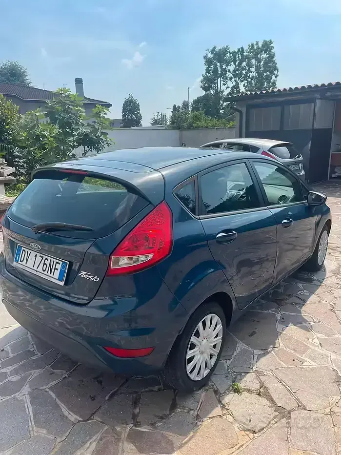 Usata Ford Fiesta 82 CV (60 kW) 2009 Blu Berlina
