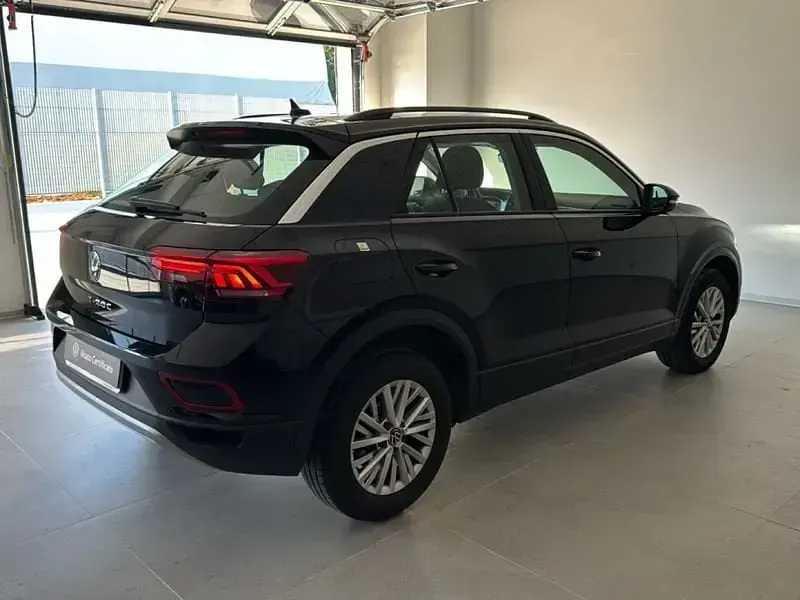 Usata VW T-Roc Life 110 CV (80 kW) 2023 Nero SUV