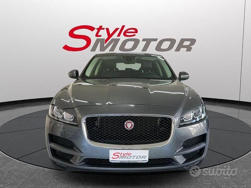 Grigio(met.) Usata 2019 Jaguar F-Pace Prestige SUV | 18.499 € (Super prezzo) - Immagine 1/3