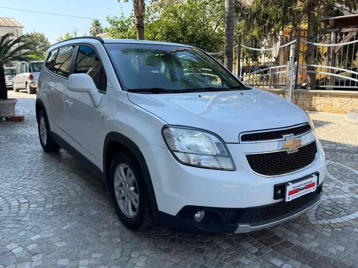 Usata Chevrolet Orlando LT 131 CV (96 kW) 2011 Bianco Monovolume