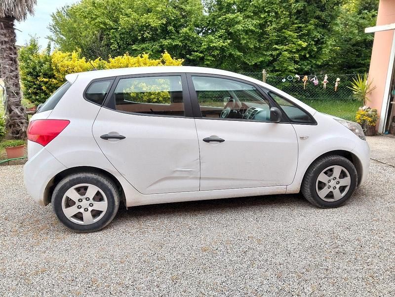 Usata Kia Venga 77 CV (56 kW) 2014 Utilitaria