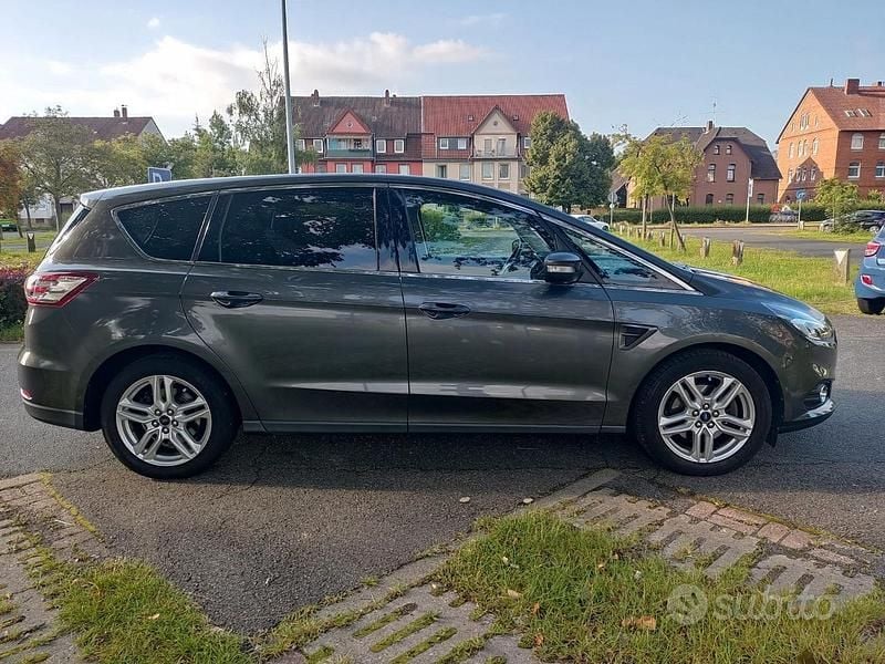 Usata Ford S-MAX Titanium 190 CV (139 kW) 2018 Grigio Monovolume