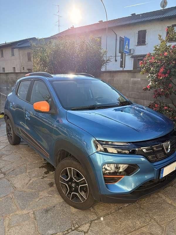 Usata Dacia Spring Comfort Plus 33 kW (45 CV) 2022 Blu/azzurro Utilitaria
