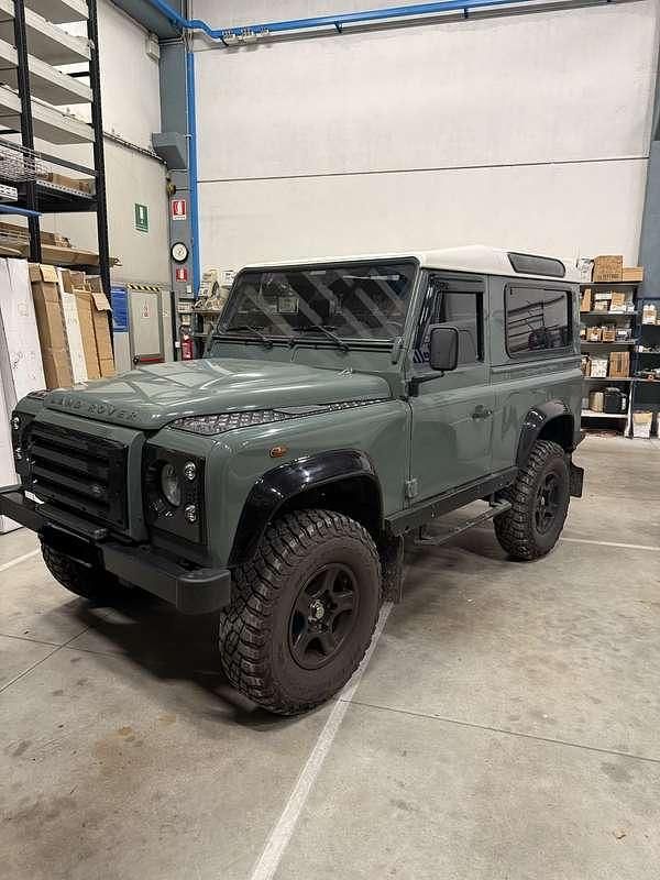 Usata Land Rover Defender S 122 CV (89 kW) 2008 Verde Station wagon