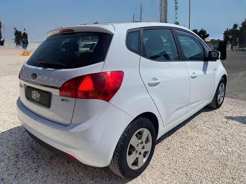 Usata Kia Venga Active 90 CV (66 kW) 2016 Bianco Utilitaria