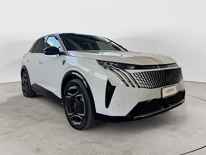 Usata Peugeot e-3008 GT 156 kW (213 CV) 2024 Bianco SUV