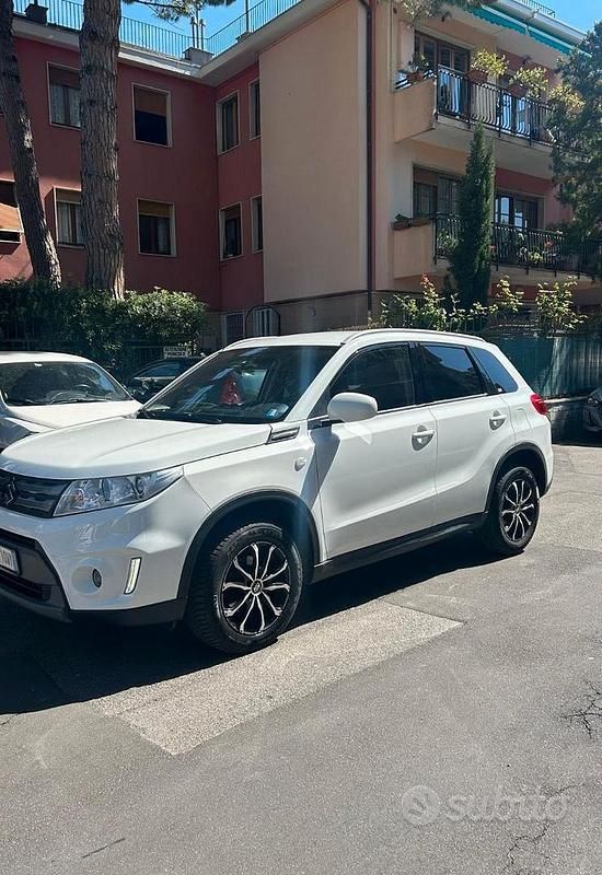 Usata Suzuki Vitara 120 CV (88 kW) 2018 Bianco SUV