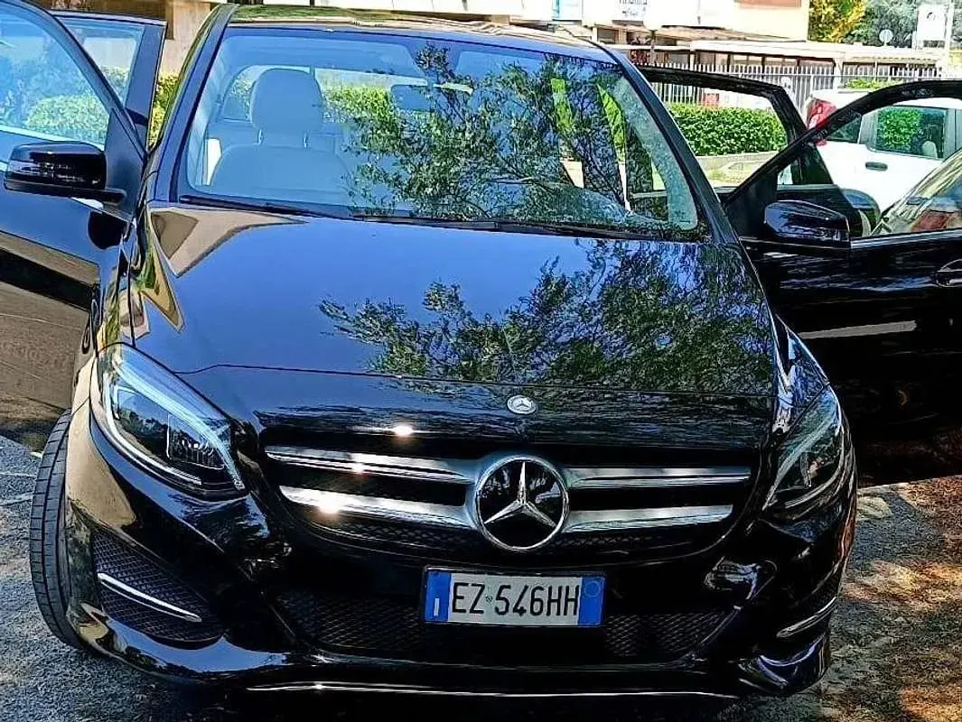 Usata Mercedes B180 109 CV (80 kW) 2015 Nero Utilitaria
