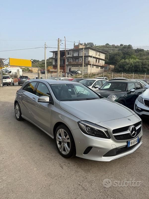 Usata Mercedes A180 Executive 108 CV (79 kW) 2018 Grigio Berlina