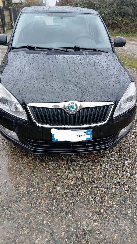 Nero Usata 2011 Skoda Fabia Due volumi | 2800 € - Immagine 1/4