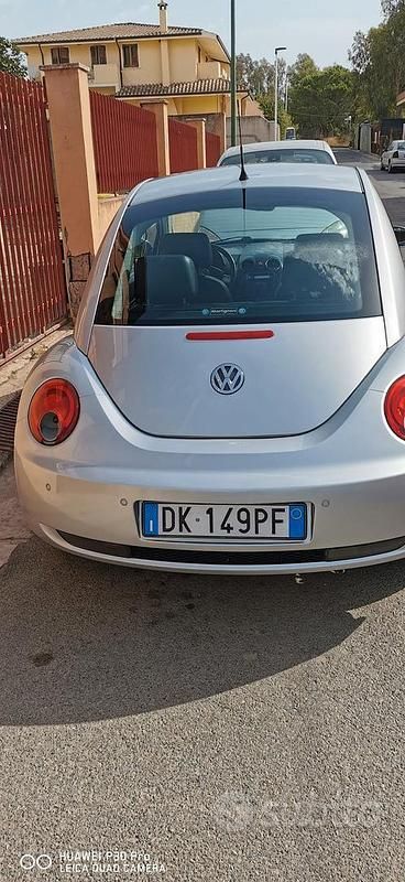 Usata VW New Beetle 105 CV (77 kW) 2007 Grigio Utilitaria