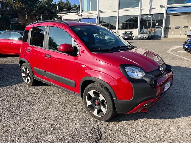 Usata Fiat Panda Cross Cross 69 CV (50 kW) 2024 Rosso Utilitaria