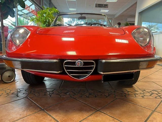 Usata Alfa Romeo Spider 103 CV (75 kW) 1975 Rosso Cabrio