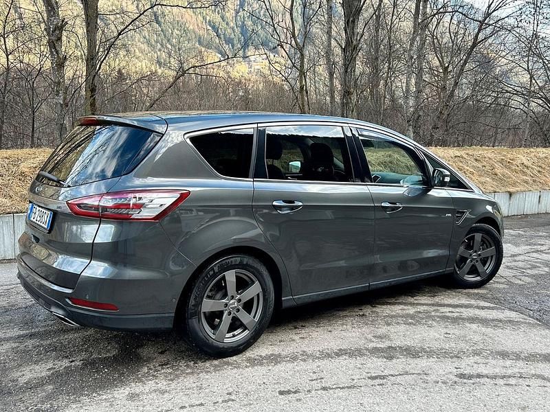 Usata Ford S-MAX S 180 CV (132 kW) 2015 Grigio Monovolume