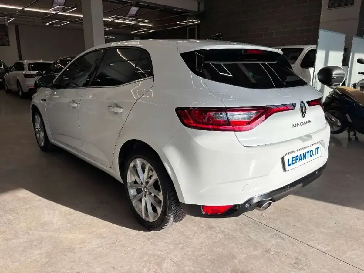 Usata Renault Mégane IV Intens 110 CV (80 kW) 2019 Bianco Berlina