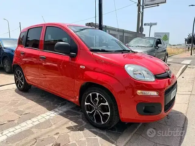 Usata Fiat Panda Pop 69 CV (50 kW) 2019 Rosso Utilitaria