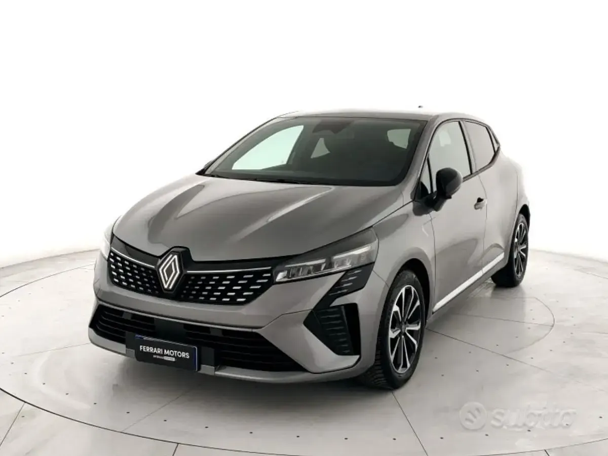 Usata Renault Clio Techno 91 CV (66 kW) 2025 Grigio Utilitaria