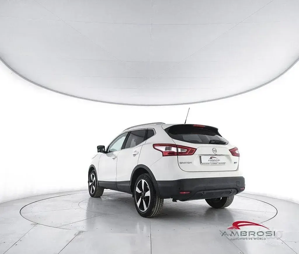 Usata Nissan Qashqai Tekna 110 CV (80 kW) 2016 Bianco SUV