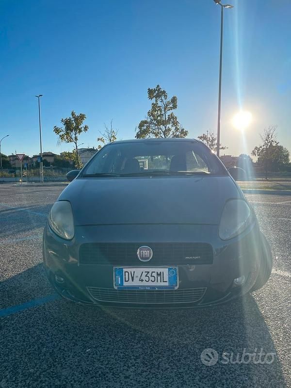 Usata Fiat Grande Punto 75 CV (55 kW) 2009 Grigio Utilitaria