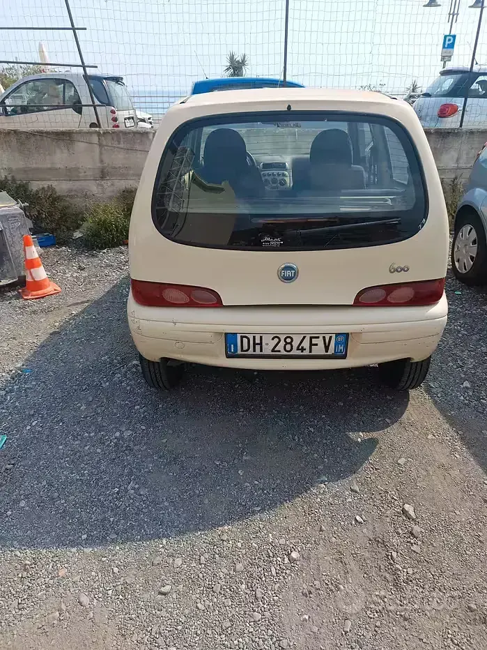 Usata Fiat 600 54 CV (39 kW) 2007 Utilitaria