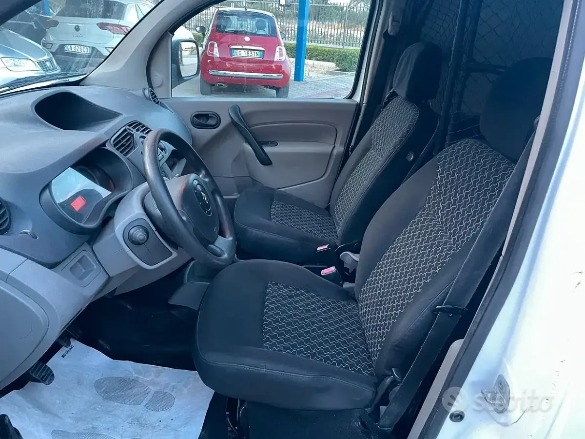 Usata Renault Kangoo 85 CV (62 kW) 2009 Bianco Monovolume