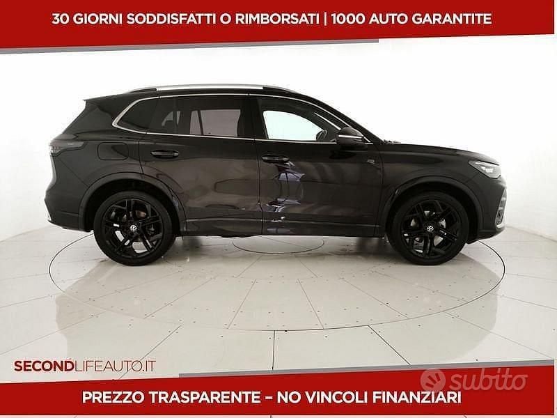 Usata VW Tiguan R-line 150 CV (110 kW) 2024 Nero SUV