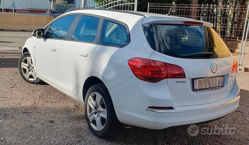 Usata Opel Astra 110 CV (80 kW) 2016 Bianco Station wagon