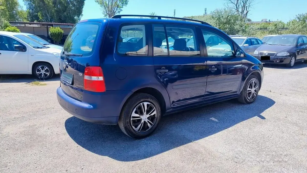 Usata VW Touran 101 CV (74 kW) 2004 Bluazzurro Monovolume
