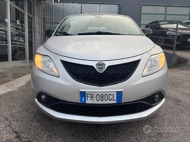 Grigio Usata 2018 Lancia Ypsilon Platinum Due volumi | 8500 € (Buon prezzo) - Immagine 1/4