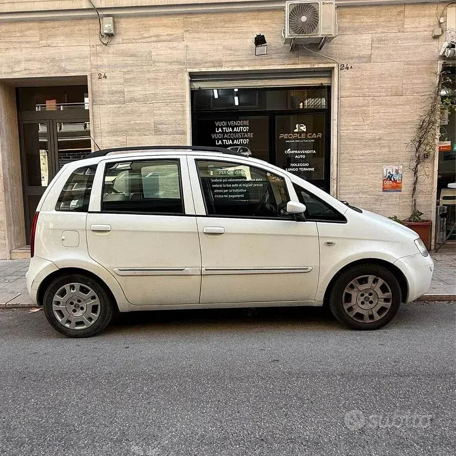 Usata Fiat Idea 69 CV (50 kW) 2007 Bianco Monovolume