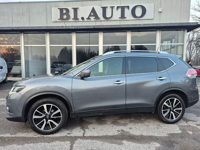 Grigio scuro Usata 2017 Nissan X-Trail Acenta Premium SUV | 13.800 € (Cara) - Immagine 1/4