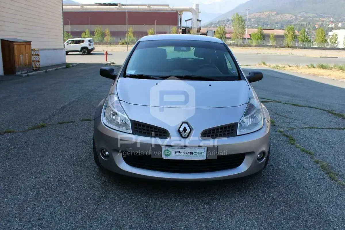 Usata Renault Clio R.S. R.S. 200 CV (147 kW) 2006 Grigio Utilitaria