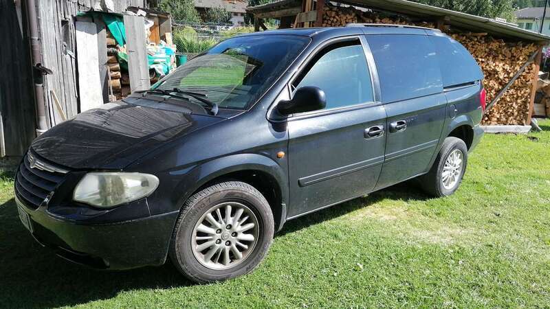 Usato 2006 Chrysler Voyager 2.8 Diesel 150 CV (5.000 €)