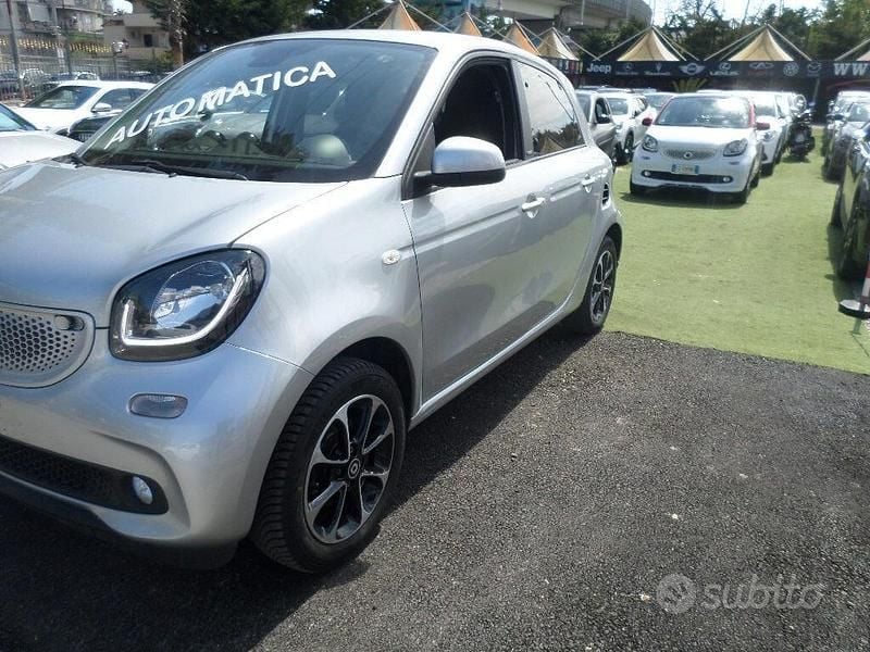 Usata Smart ForFour Passion 89 CV (65 kW) 2018 Grigio Utilitaria