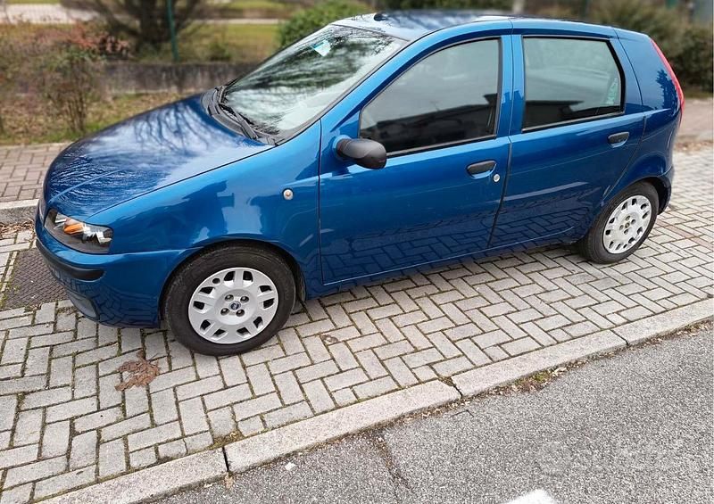 Usata Fiat Punto 2003 Blu Berlina