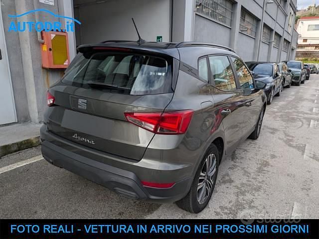 Usata Seat Arona Style 90 CV (66 kW) 2022 Grigio SUV