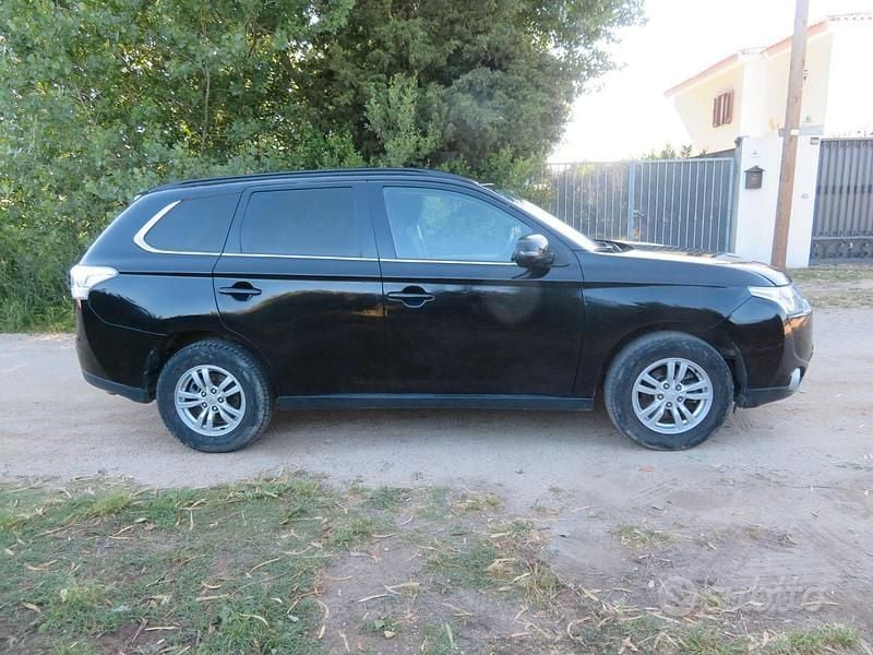 Usata Mitsubishi Outlander 150 CV (110 kW) 2015 Nero SUV