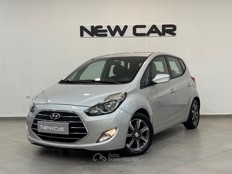Begagnad Hyundai ix20 90 HK (66 kW) 2015 Silver Halvkombi