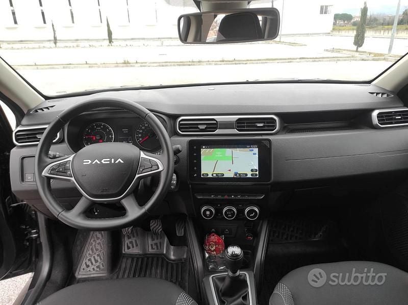 Usata Dacia Duster Journey 101 CV (74 kW) 2023 Nero Berlina