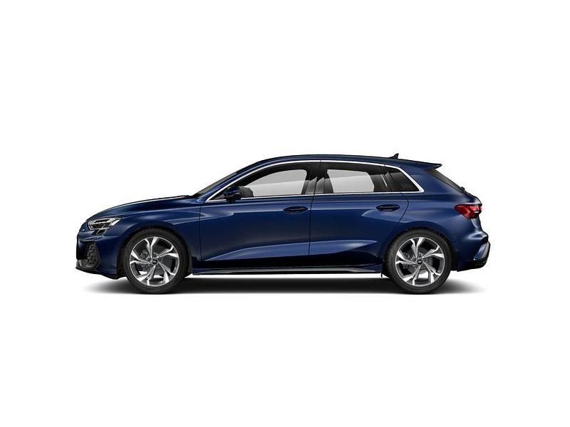 Nuova Audi A3 S-Line 272 CV (200 kW) 2026 Blu navarra metallizzato Berlina